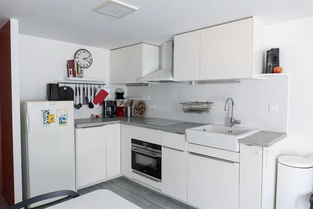Cozy Apartment In Le Marais Paris