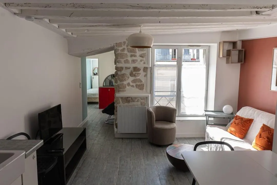 Cozy Apartment In Le Marais Paris
